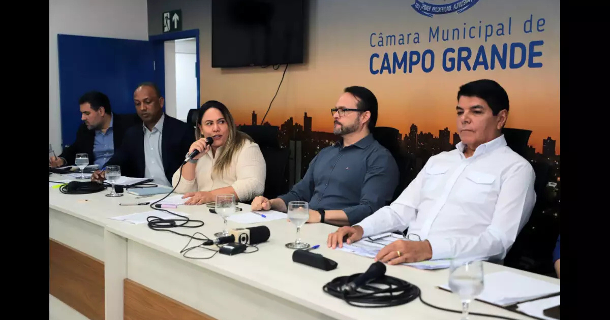 Diretor da Agereg admite falta de fiscais e péssima qualidade do transporte público em Campo Grande durante depoimento à CPI do Consórcio.