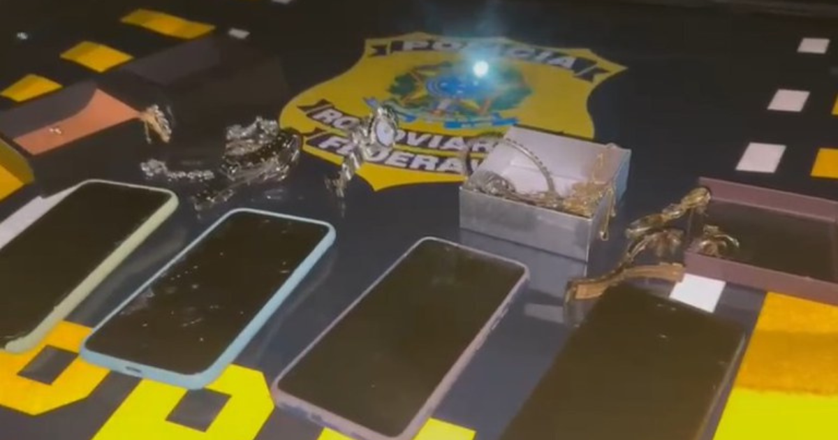 PRF prende cinco suspeitos de furto de joias em Campo Grande durante fiscalização na BR-262. Grupo foi interceptado em Ribas do Rio Pardo.
