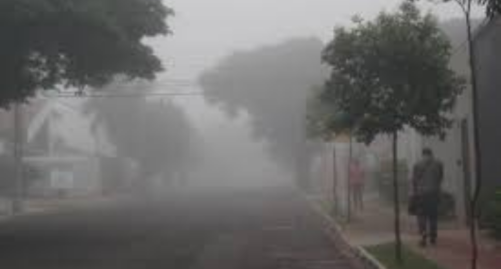Frio intenso atinge 18 municípios de MS com geada. Campo Grande registra -6°C de sensação térmica. Prefeitura reabre acolhimento emergencial.