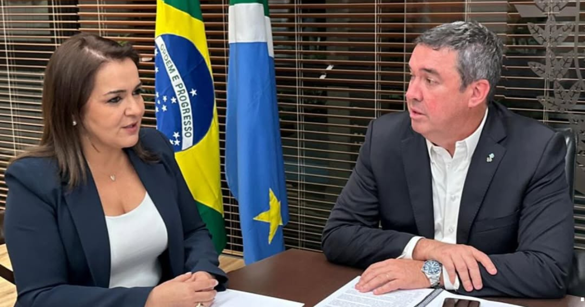 Adriane Lopes e Eduardo Riedel se reúnem para discutir saúde em Campo Grande. Parceria busca soluções eficientes para melhorar atendimento público.