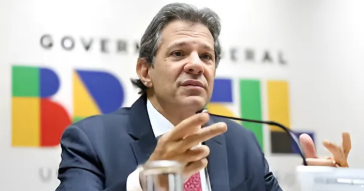 Haddad anuncia MP que reduz IOF e taxa bets em 18%. Governo negocia com Congresso fim da isenção de LCI e LCA para compensar perda de arrecadação.