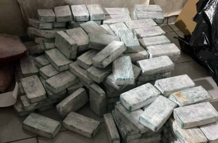 3 traficantes morrem em confronto na fronteira e PF assume 24,7 mil CACs em MS. Estado intensifica guerra ao tráfico com apreensões crescendo 151%.