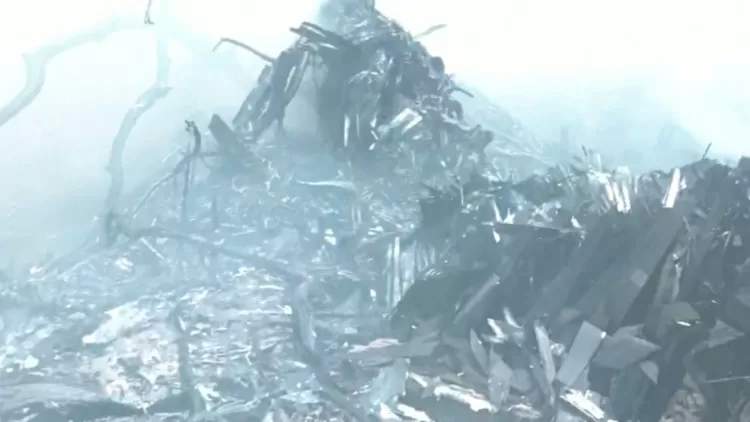 destrocos-de-aviao-apos-queda-na-india-1749724979397_v2_750x1.jpg Avião Cai Índia: 242 a Bordo, Voo para Londres, Pelo Menos 30 Mortos