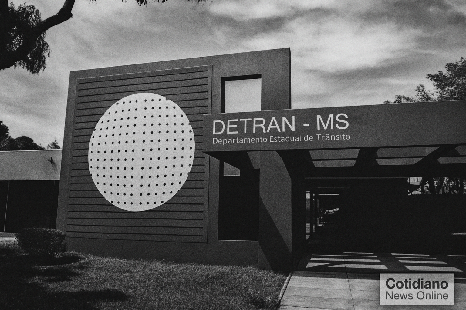 Detran-MS suspende atendimento presencial entre 20 e 23/11. Agências funcionam até quarta (19). Serviços digitais disponíveis 24h online.